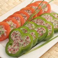 Медальоны из перцев и помидоров