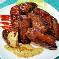 Медальоны из говядины с французским соусом