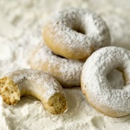 Медовые колечки с лимонной цедрой