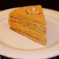 «Медовик» со сгущенкой