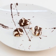 Меренги с фундуком и шоколадом