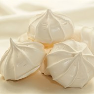 Меренги с лимонным соусом