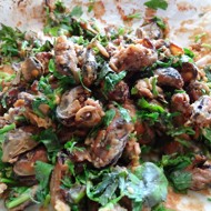 Мидии, запеченные с чесноком