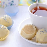 Миндальные конфеты в белом шоколаде