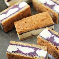 Мини-бисквиты со сливочно-черничным мороженым