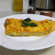 Минтай в духовке с овощами и сыром