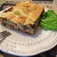 Мясная лазанья с бешамель и болонезе с баклажаном