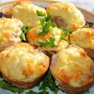 Мясные кексы с сырно-яичной начинкой