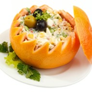 Морепродукты в грейпфруте