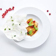 Морепродукты унаги с чипсой из пармезана