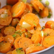 Морковь, запеченная с кориандром