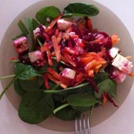 Морковно-свекольный салат с адыгейским сыром и грецким орехом