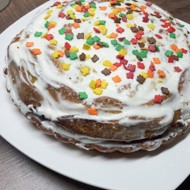 Морковный пирог с семечками, цедрой и корицей