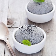 Мороженое из черного кунжута (Kuro Goma)