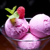 Мороженое с фиалками