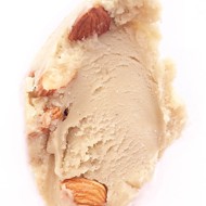 Мороженое с халвой и миндалем