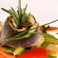 Морской окунь по-ливорнски