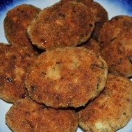 Мраморные котлеты с начинкой из сыра