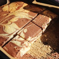 Мраморный кекс с лимонной цедрой