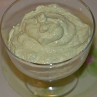 Мусс из авокадо с зеленью