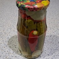 Острый маринованный перец с чесноком