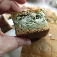 Заливной пирог с творогом и шпинатом