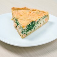 Немецкий пирог с копченым лососем