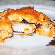 Нежная свинина с грибами в сырном соусе