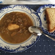 Низкокалорийные суточные щи на бульоне из куриных потрошков