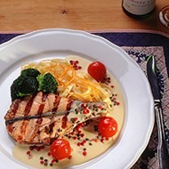 Норвежская семга на гриле с пастой тальятелли