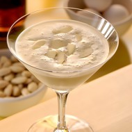 Новогодний яичный коктейль с виски (Snowball)