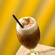 Новогодний сливовый коктейль с коньяком