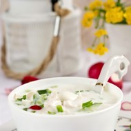 Окрошка на кефире с моцареллой