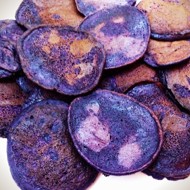 Оладьи из черники на кефире