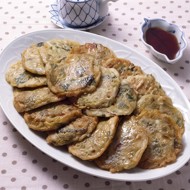 Оладьи из цукини с пармезаном и мятой