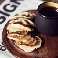 Оладьи с яблоком и фундуком