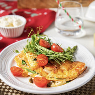 Омлет без молока с креветками, фетой и каперсами