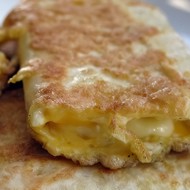 Омлет с сыром в лаваше