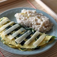 Омлет со шпинатом и фетой