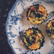 Омлет со шпинатом и черри в духовке