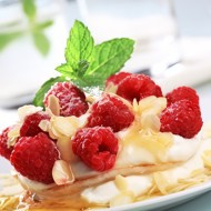 Ореховые блины с малиной