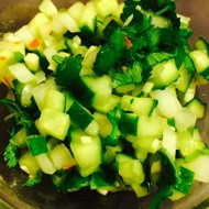 Острый огуречный салат по-азиатски