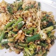 Овощное рагу в соевом соусе с пармезаном