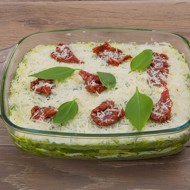 Овощная лазанья из цукини с рикоттой и соусом песто