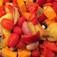 Овощной бейк с соусом из запеченного чеснока