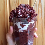 Овсяная каша со свеклой и шоколадом