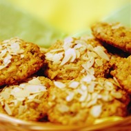 Овсяное печенье с изюмом и яблоком