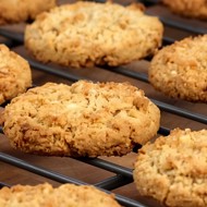 Овсяное печенье с медом и сметаной