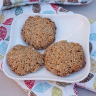 Овсяное печенье с шоколадом, изюмом, орехами