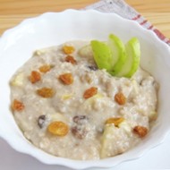 Овсяная каша яблочная с изюмом в мультиварке